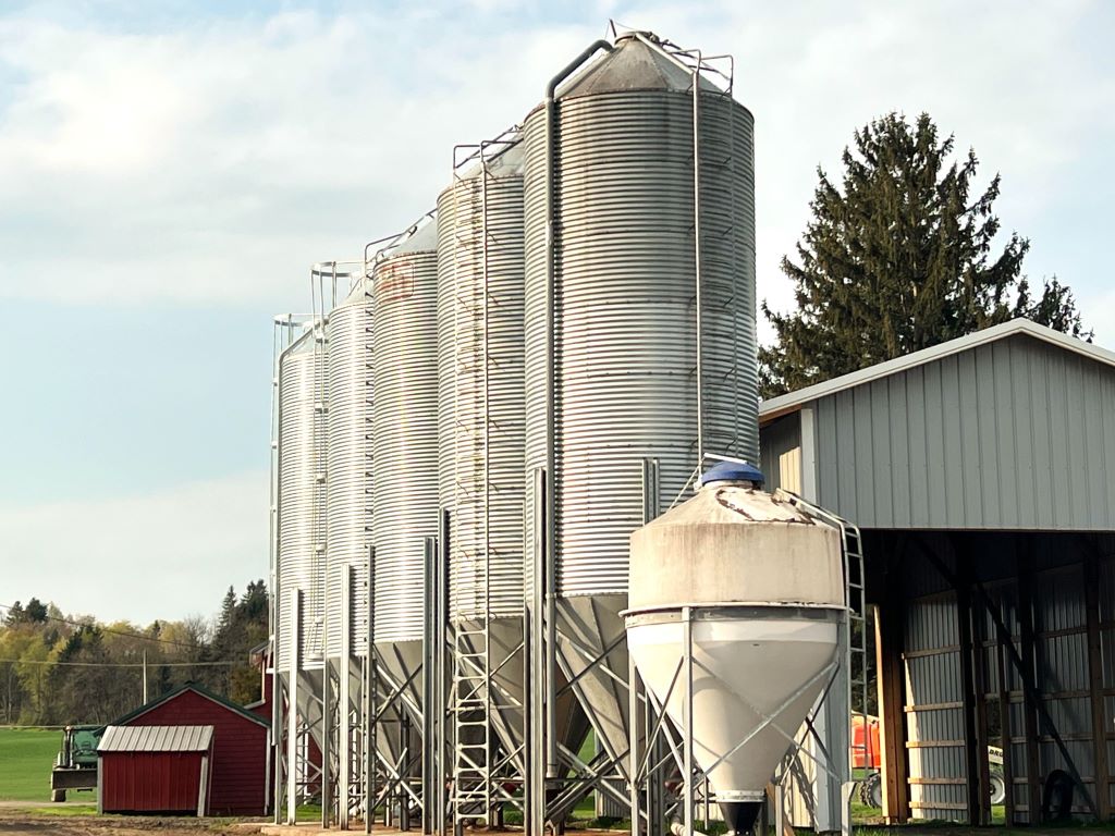 Dairy Feed Bins - 1024 Dairy Feed Bins - 1024