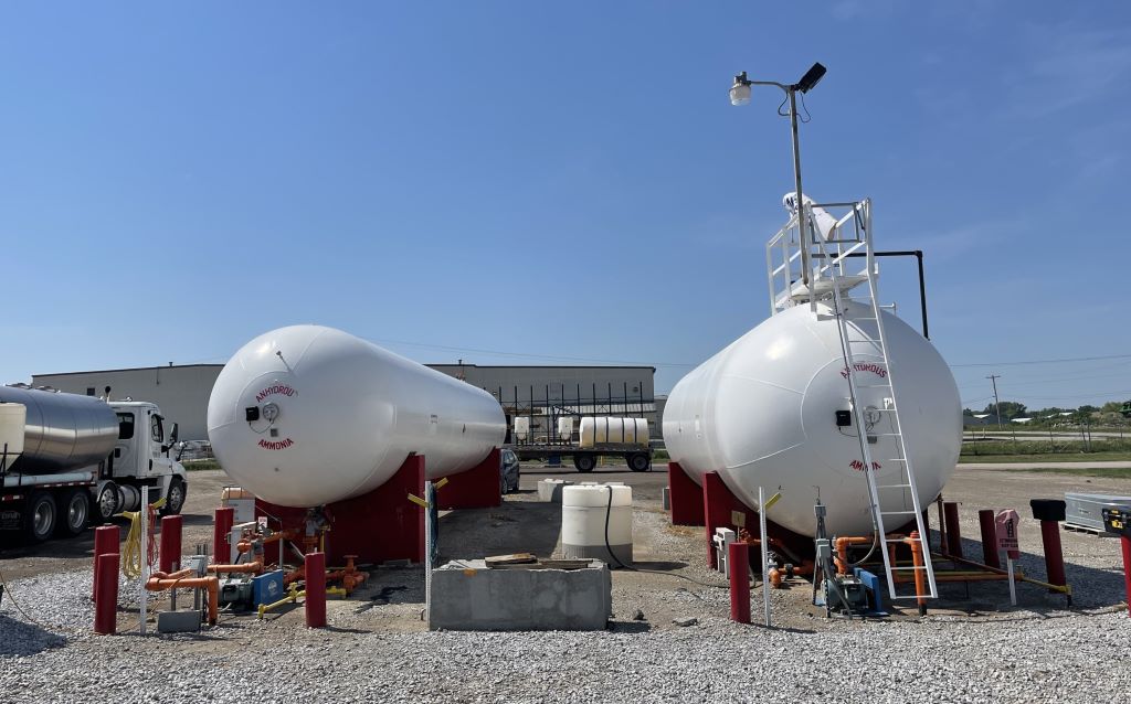 Anhydrous Ammonia Tanks - 1024